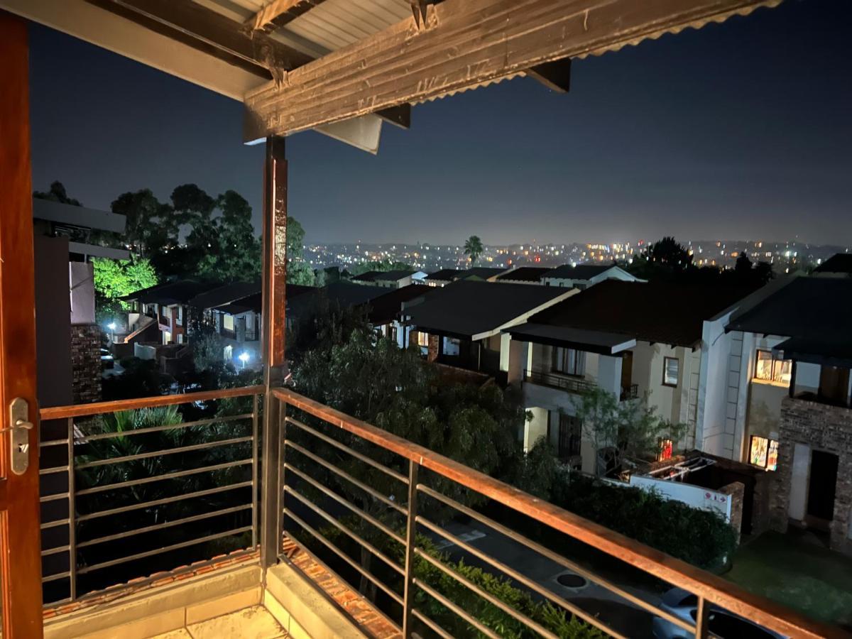 Relaxing Getaway In Waterfall - Close To Mall Of Africa Appartement Midrand